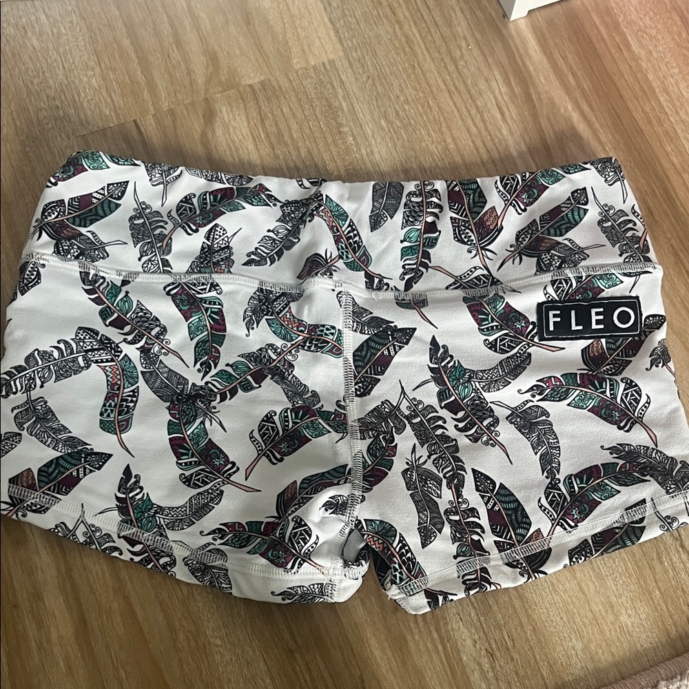 Fleo Feather Pattern Athletic Shorts - White and Black
